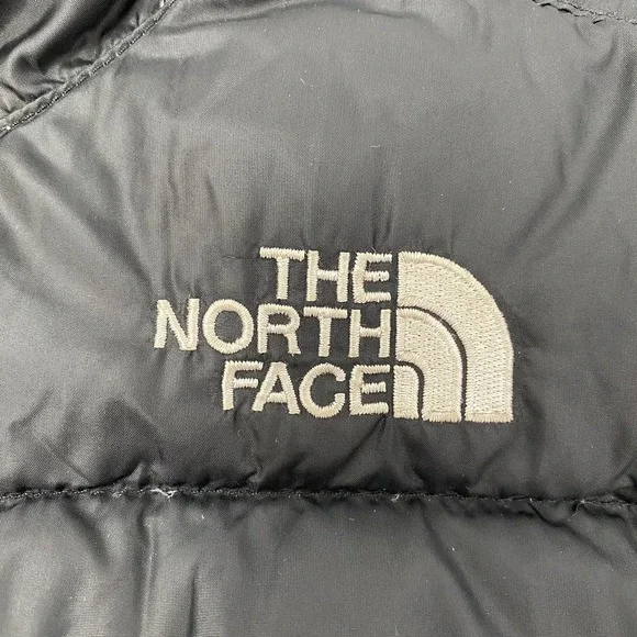 The North Face 550 Down Boys (7-8) Black Full Zipper Puffer Jacket